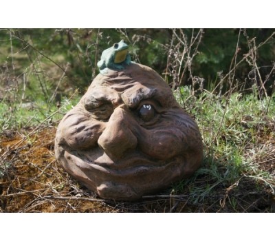 Садовая скульптура "Камень с лягушкой" FS-027